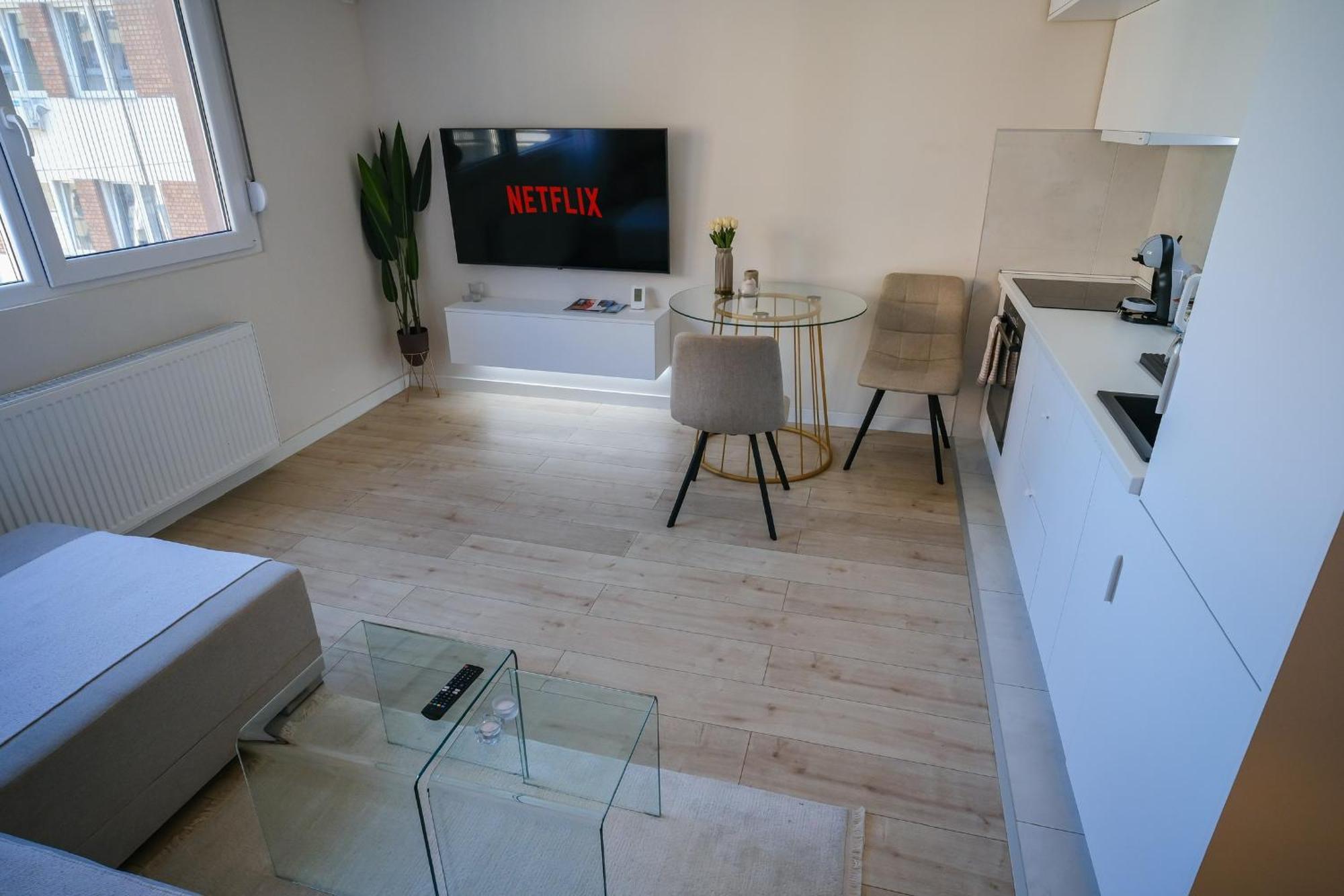 Apartment In Nis, Center! Brand-New 외부 사진